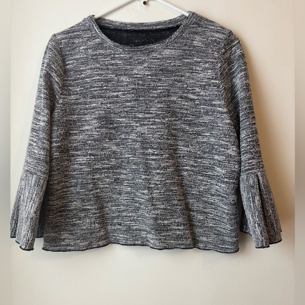 Gray Women's Cropped Top Fits S/M Great Pre Loved Color.